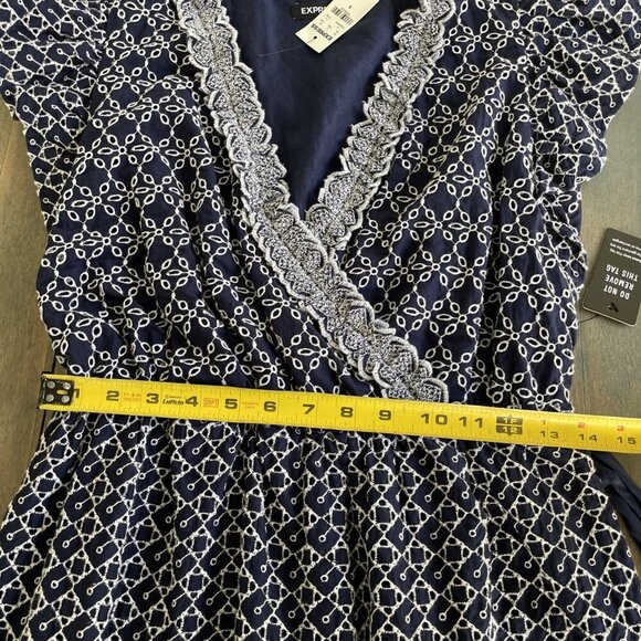 NWT Express Printed Lace Trim Embroidered Belted Wrap Dress w/Belt - Small (S8) - Picture 10 of 11